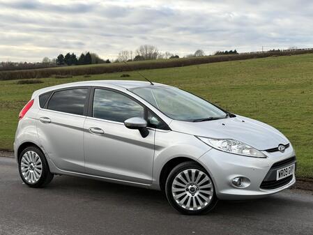 FORD FIESTA 1.4 Titanium